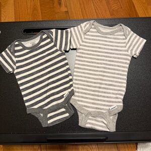 Gerber Striped Baby Bodysuits Set Newborn and 0-3 Months